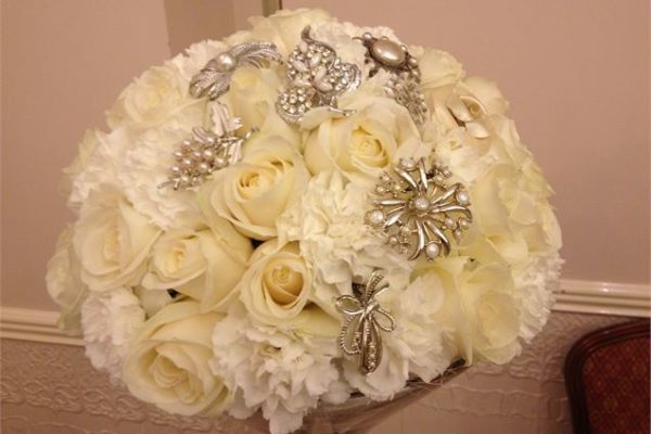 bling bouquet white